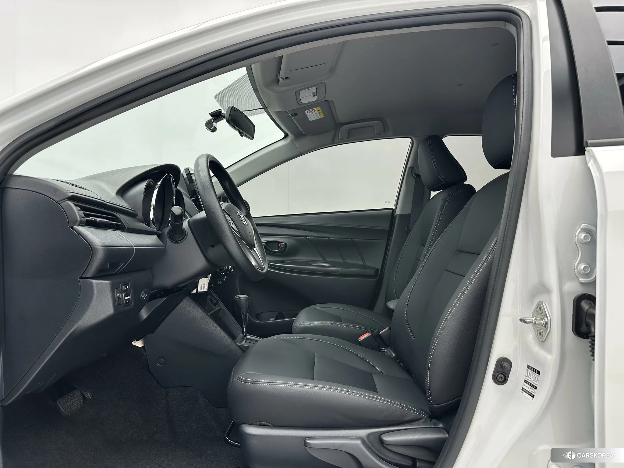 Toyota Yaris L id 4510403 из Китая 10