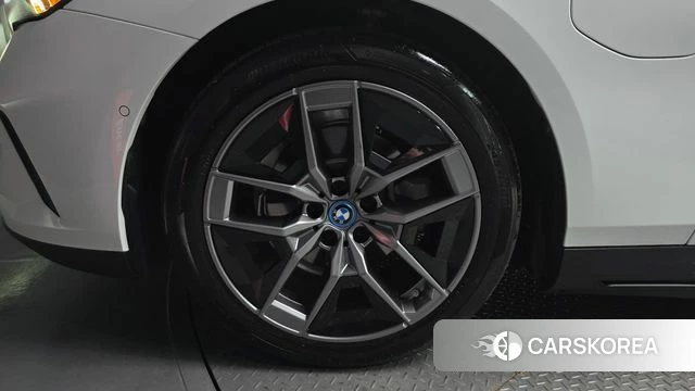 BMW 5 Series (G60) id 4655403 из Кореи 29