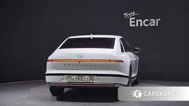 Hyundai Grandeur (GN7) id 3026938 из Кореи 14