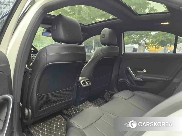 Mercedes-Benz Class A 2021 Белый из Китая, фото 4