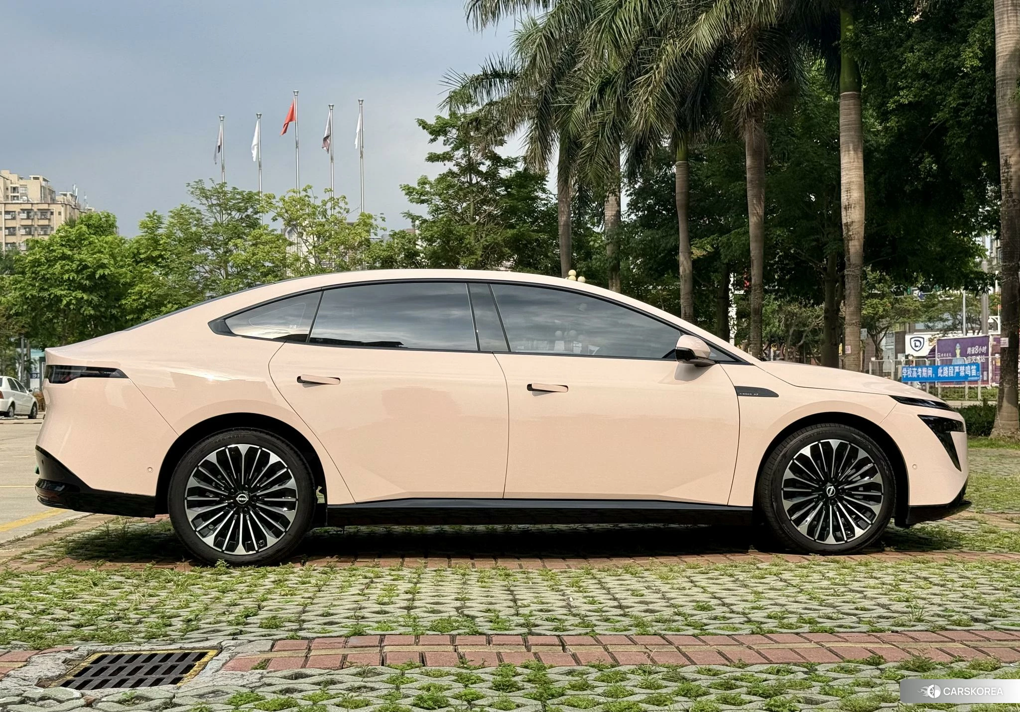 Nissan N7 id 4453141 из Китая 20