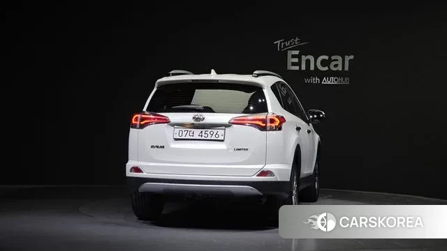 Toyota RAV4 id 3024655 из Кореи 14