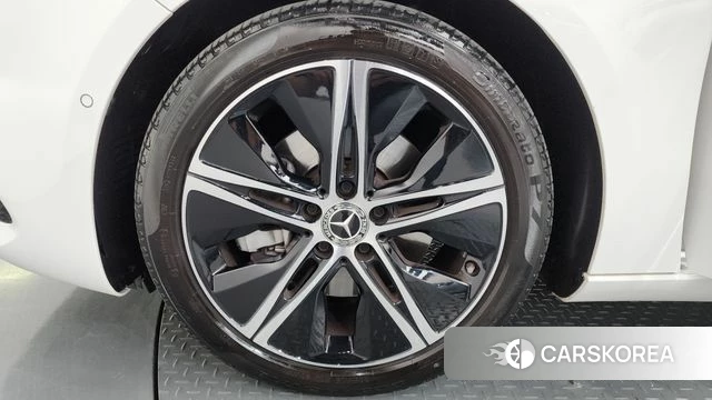 Mercedes-Benz A-Class W177 id 4280100 из Кореи 28