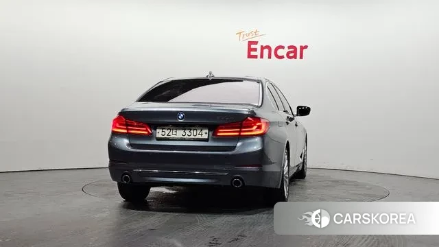 BMW 5 Series (G30) id 3449762 из Кореи 14