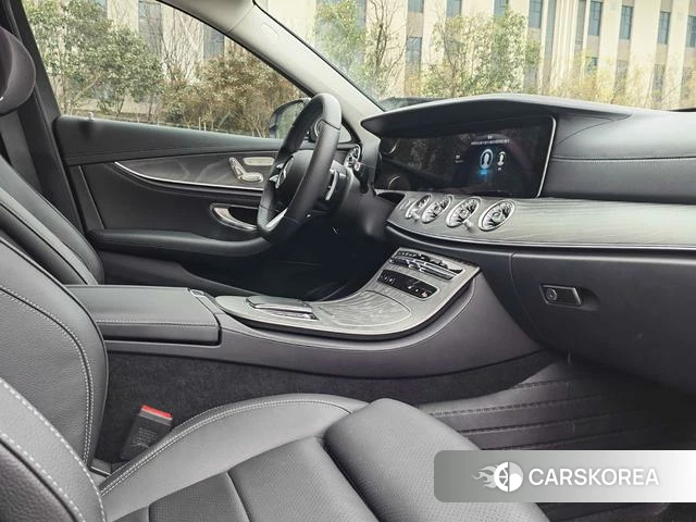 Mercedes-Benz E-class 2022 Белый из Китая, фото 4