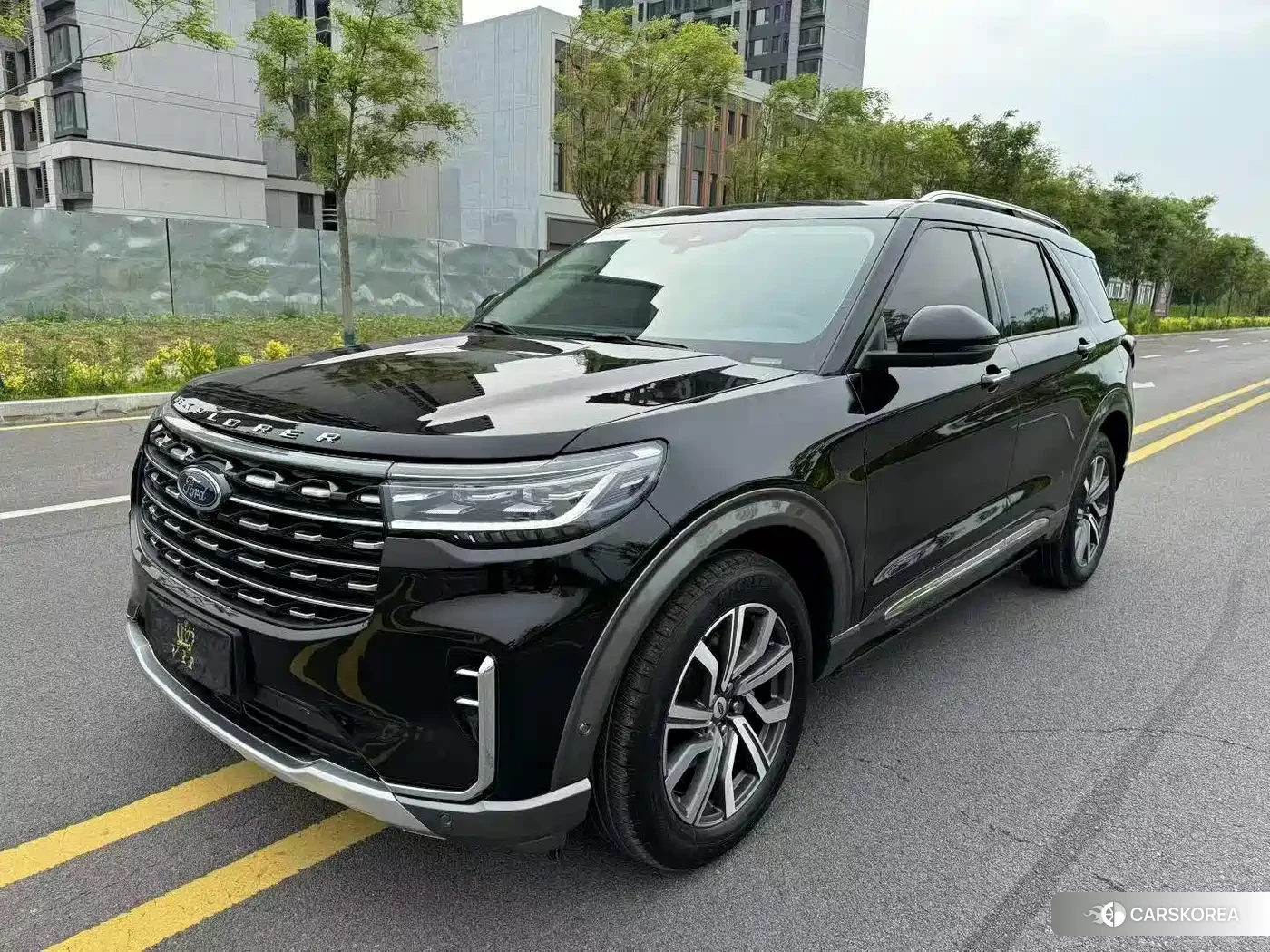 Ford Explorer 2023 Черный из Китая, фото 4