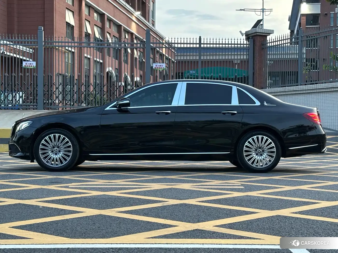 Mercedes-Benz E-Class id 4577746 из Китая 12