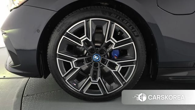 BMW 5 Series (G60) id 4783068 из Кореи 31