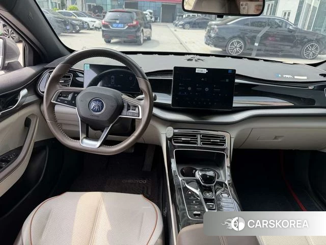 BYD Qin PLUS DM 2023 Темно-серый из Китая, фото 4