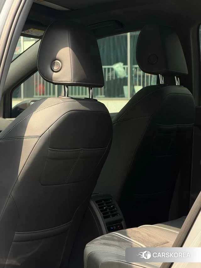 Volkswagen Golf 2023 Темно-серый из Китая, фото 4