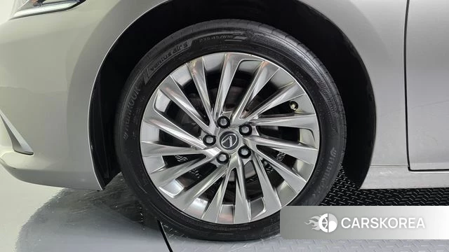 Lexus ES300h 7th generation id 4731579 из Кореи 29
