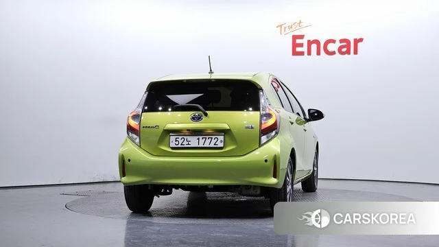 Toyota Prius C id 3905649 из Кореи 14