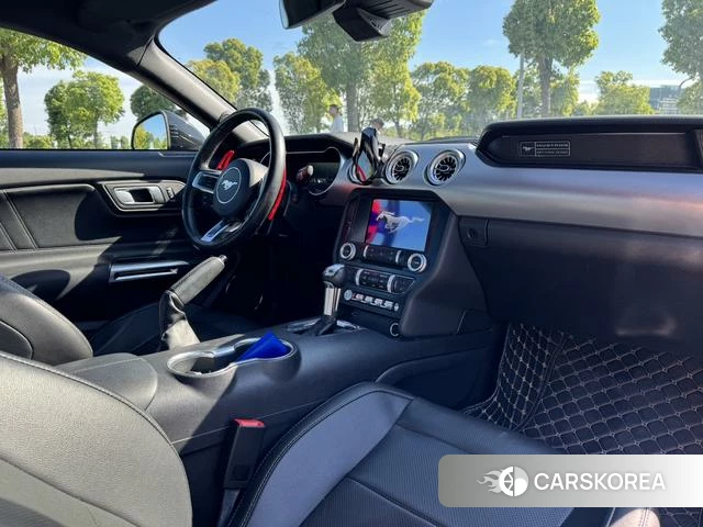 Ford Mustang 2021 Черный из Китая, фото 4