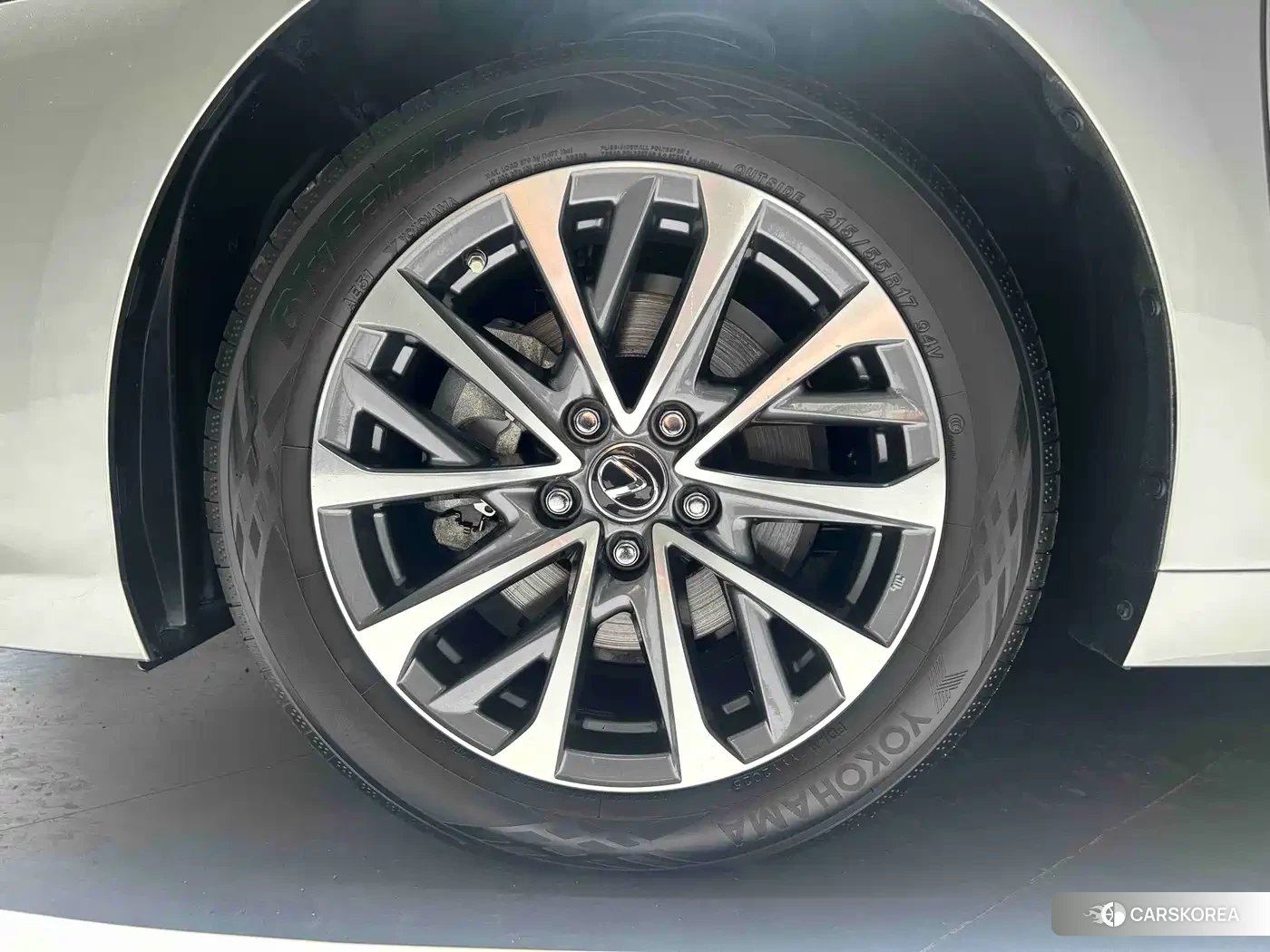 Lexus ES id 4653869 из Китая 13
