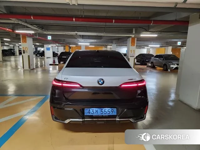 BMW i7 (G70) id 3074507 из Кореи 12