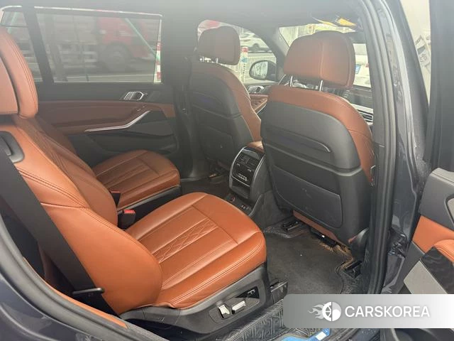 BMW X7 2022 Черный из Китая, фото 4