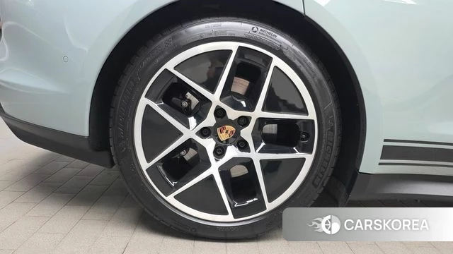 Porsche Taycan id 4584410 из Кореи 25