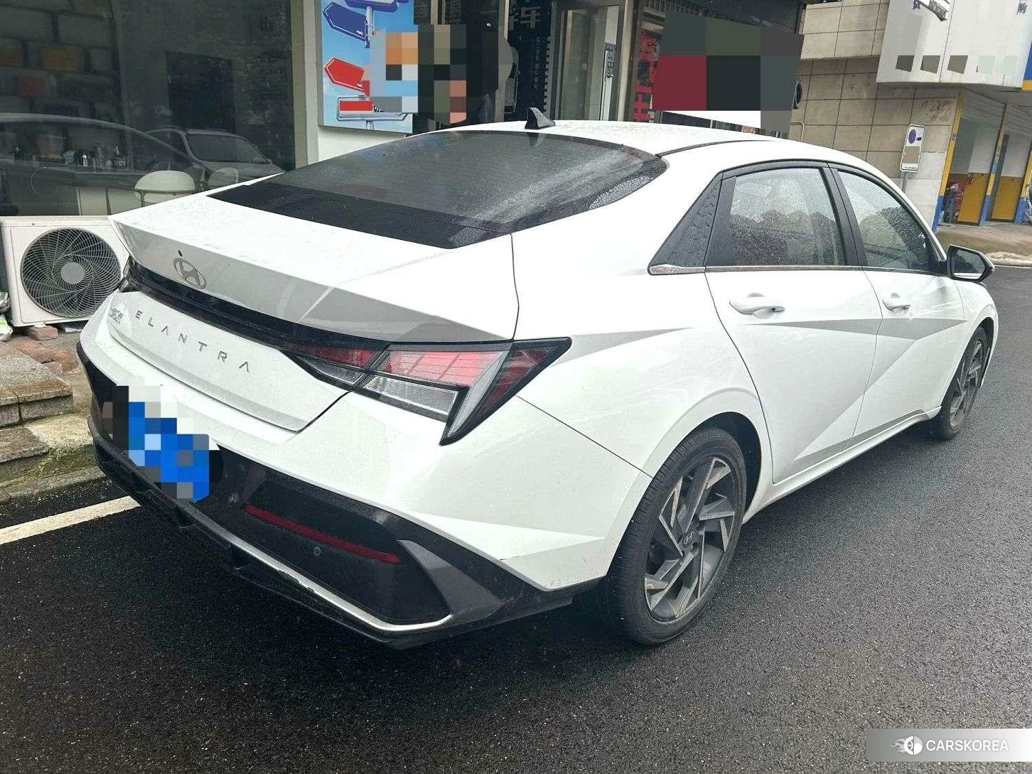 Hyundai Elantra 2023 Белый из Китая, фото 5