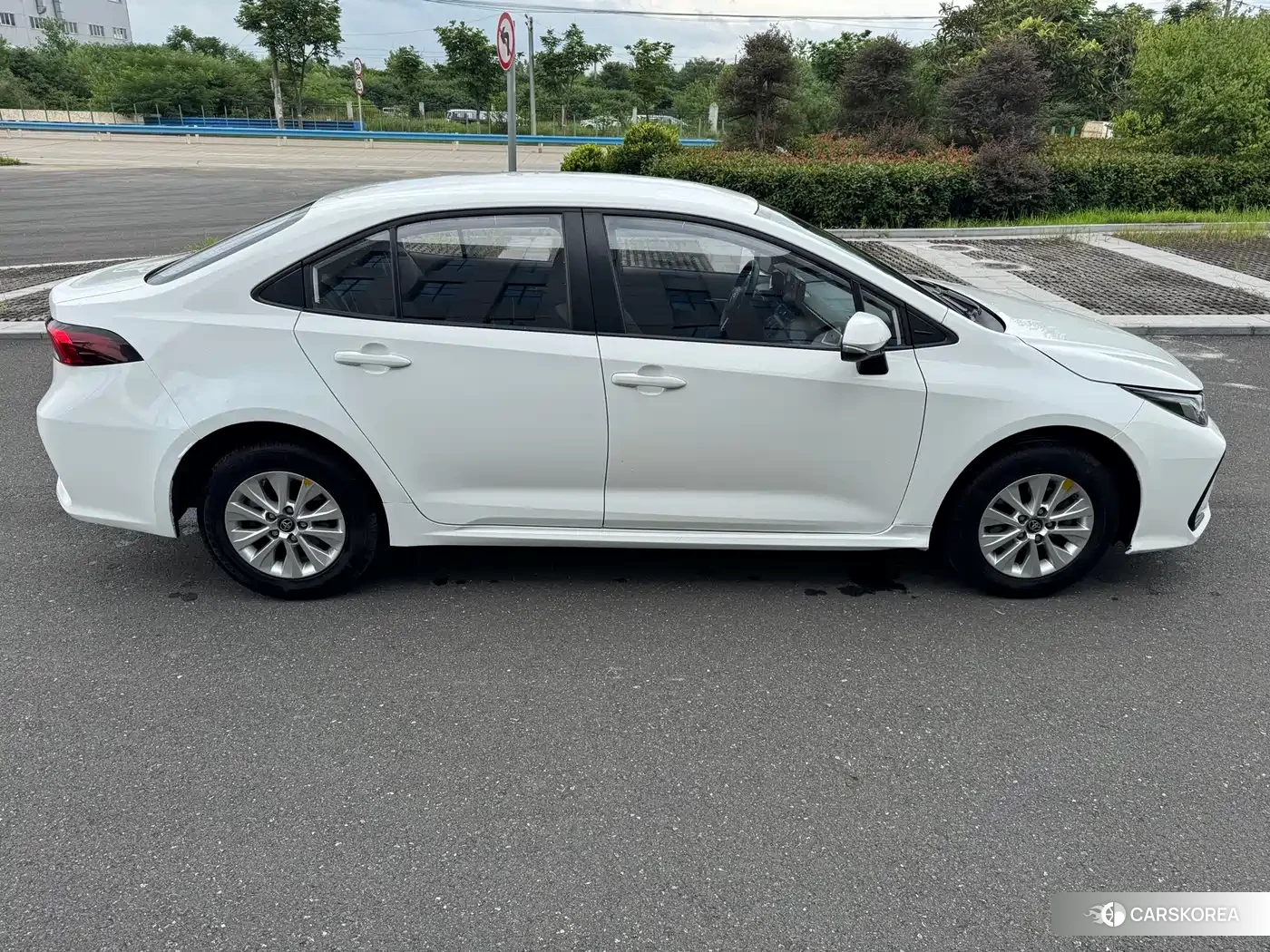 Toyota Corolla 2023 Белый из Китая, фото 4