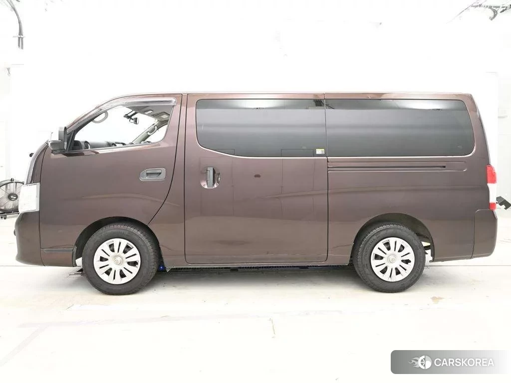 Nissan NV350 Caravan 2021 из Японии, фото 4