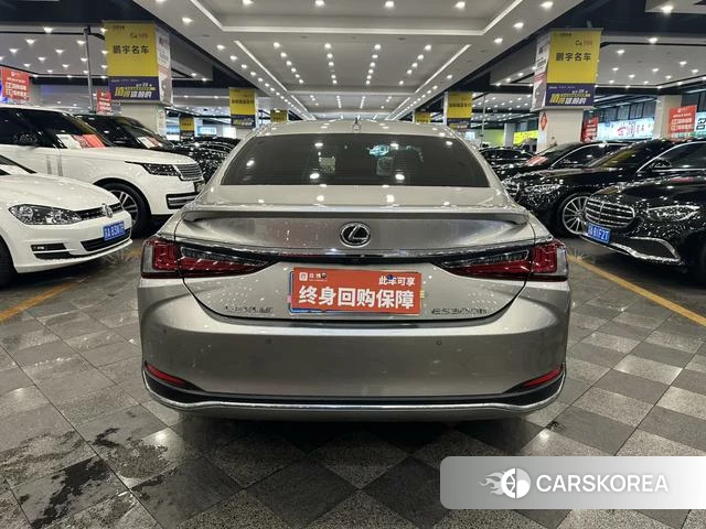 Lexus ES id 4297539 из Китая 7