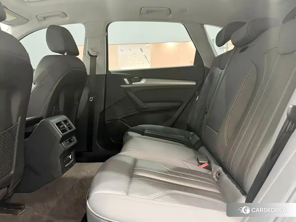 Audi Q5L 2024 Белый из Китая, фото 5