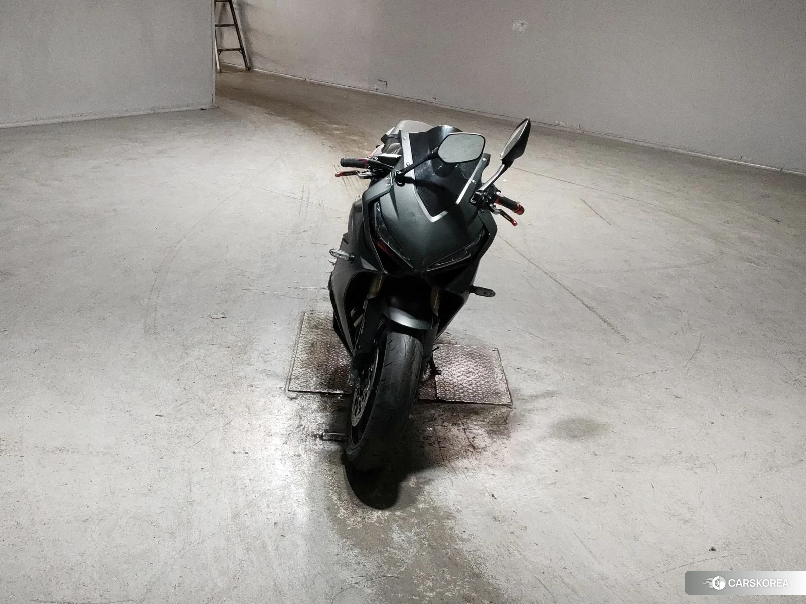 Проданный Honda CBR650R id 4193772 из Японии, фото 2