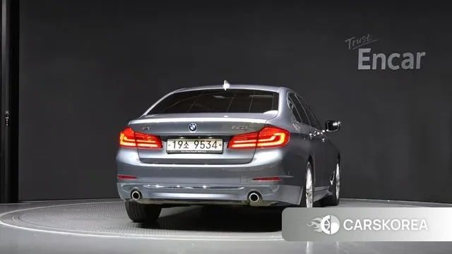 BMW 5 Series (G30) id 3055371 из Кореи 14