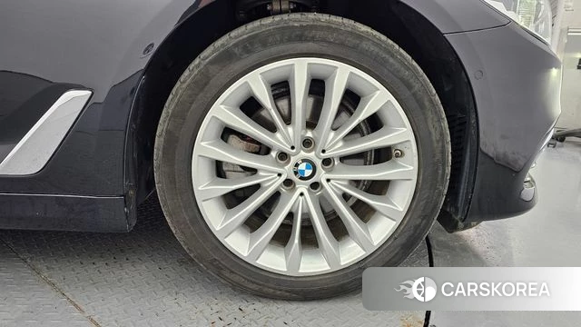 BMW 5 Series (G30) id 4937125 из Кореи 26