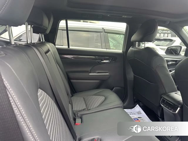 Toyota Crown Lufang id 4353392 из Китая 8