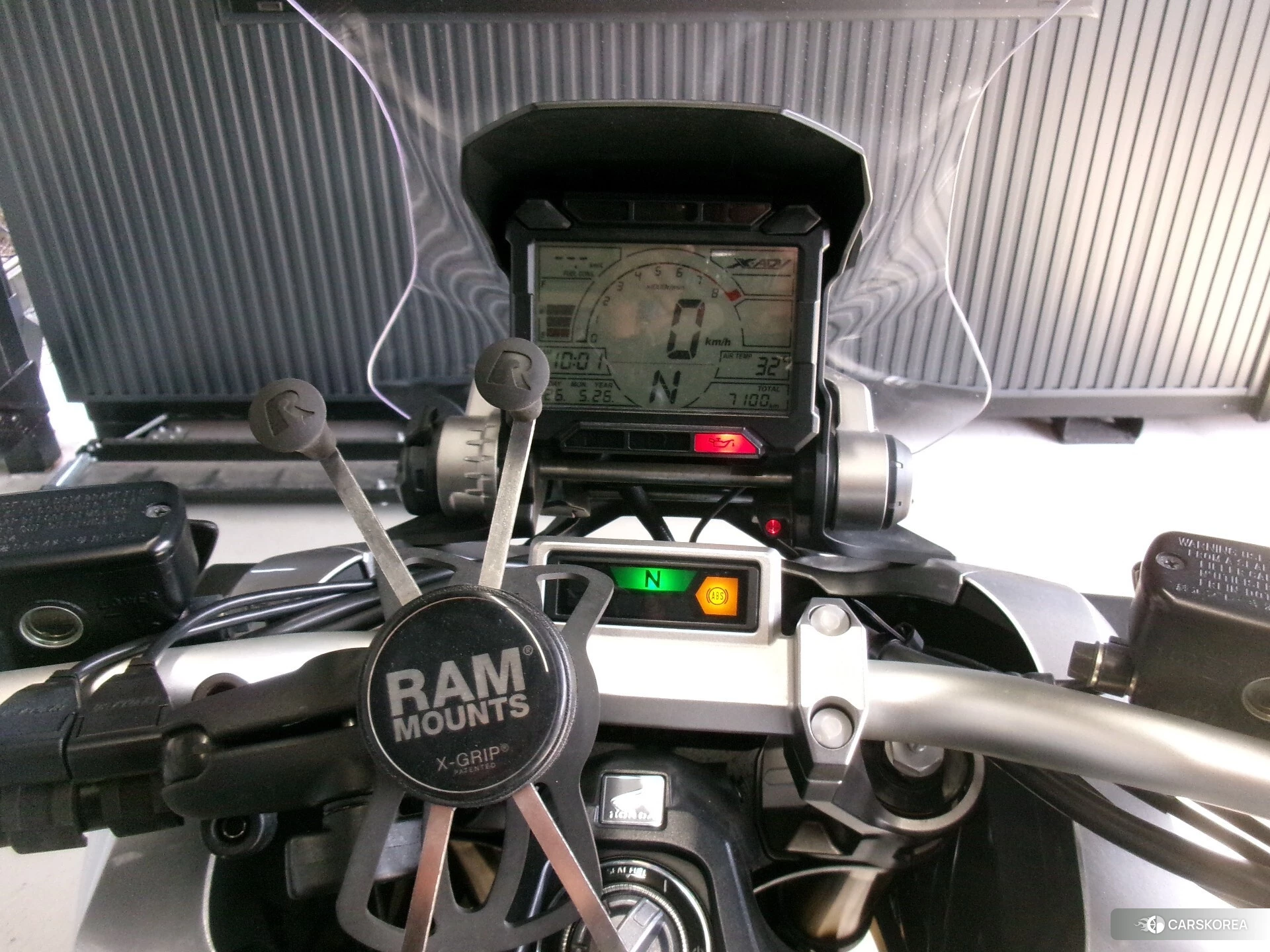 Проданный Honda X-ADV 750 2017 из Японии