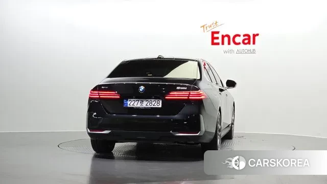 BMW 5 Series (G60) id 2905068 из Кореи 14