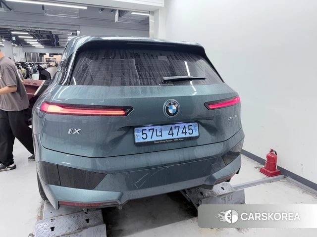 BMW iX 2023 Небесно-голубой из Кореи, фото 4