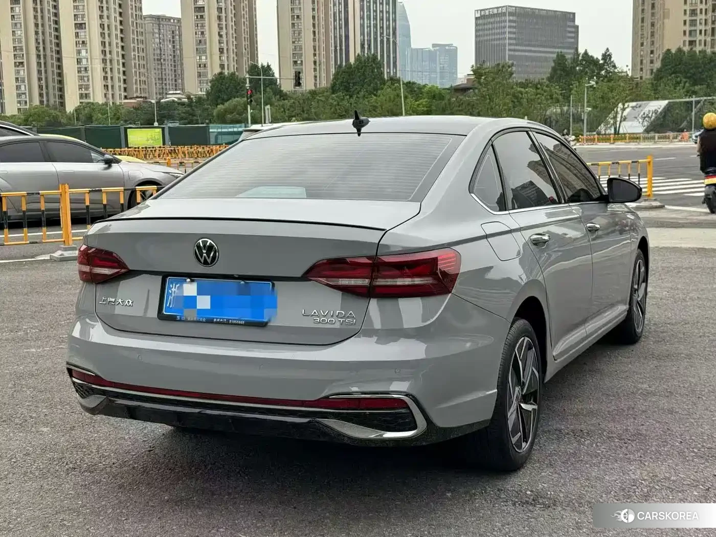 Volkswagen Lavida 2023 Silver/gray из Китая, фото 4
