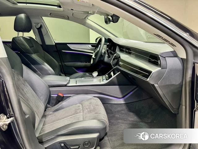 Audi A7L id 3849801 из Китая 24