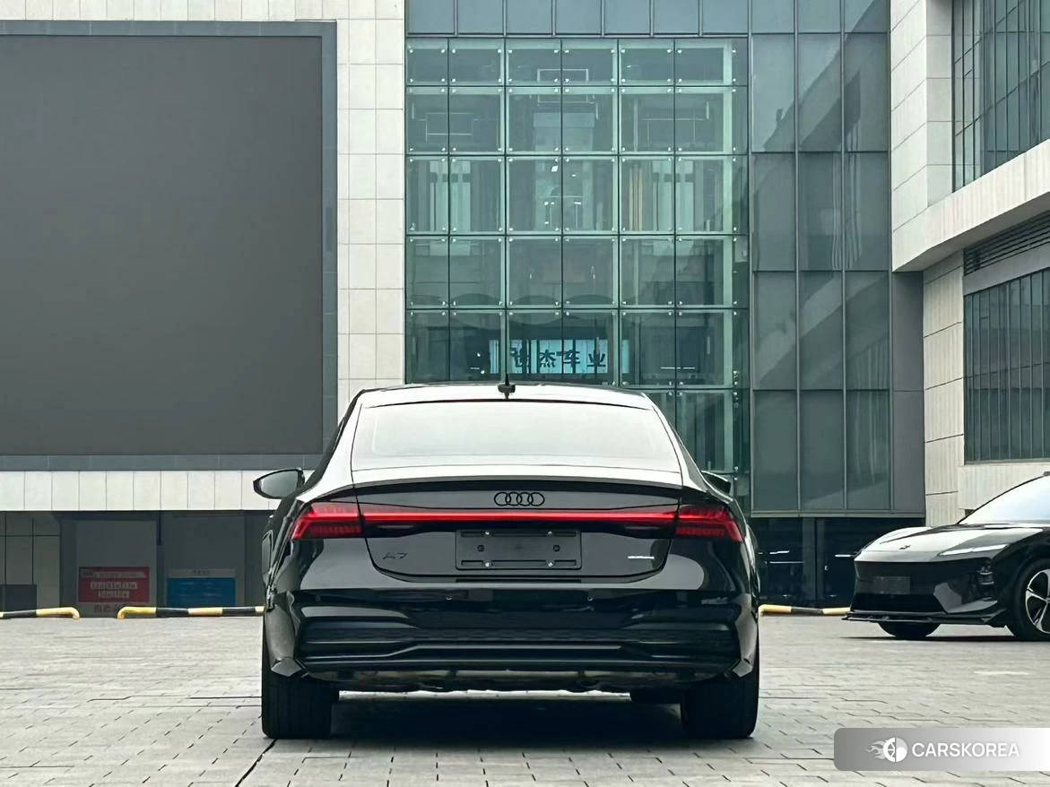Audi A7 2023 Черный из Китая, фото 4