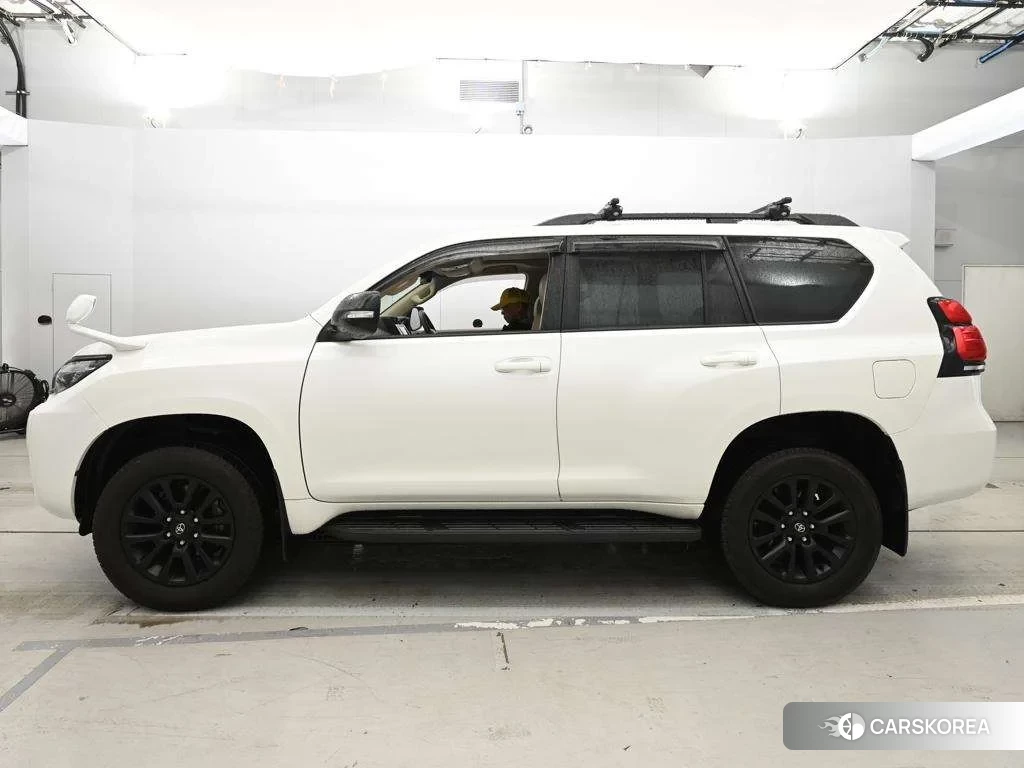 Toyota Land Cruiser Prado 2023 из Японии, фото 4