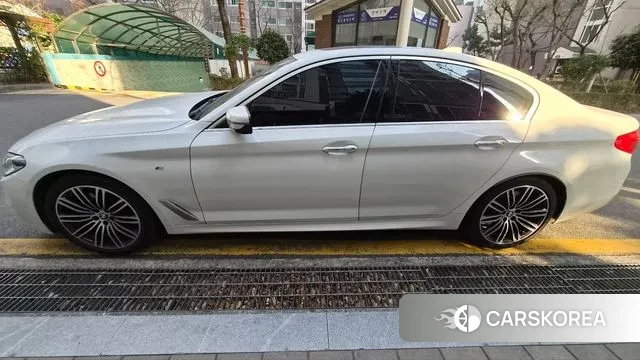BMW 5 Series (G30) 2018 Белый из Кореи, фото 4