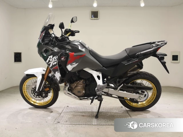Honda CRF1100L AFRICA TWIN DCT 2026 из Японии, фото 2
