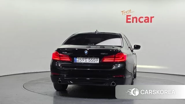 BMW 5 Series (G30) id 3801603 из Кореи 14