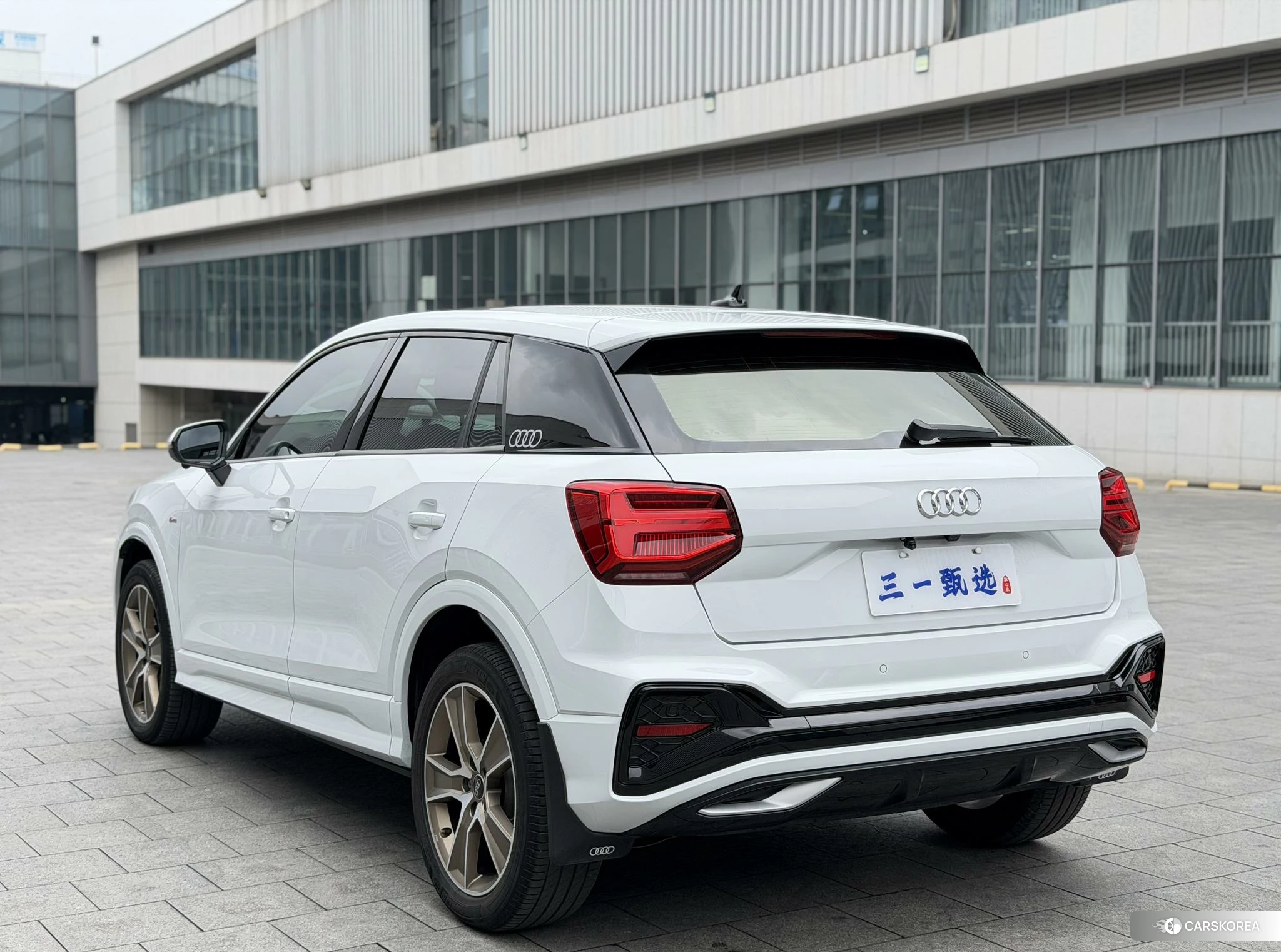 Audi Q2L id 4487333 из Китая 12