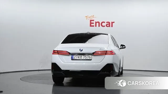 BMW 5 Series (G60) id 3415497 из Кореи 14