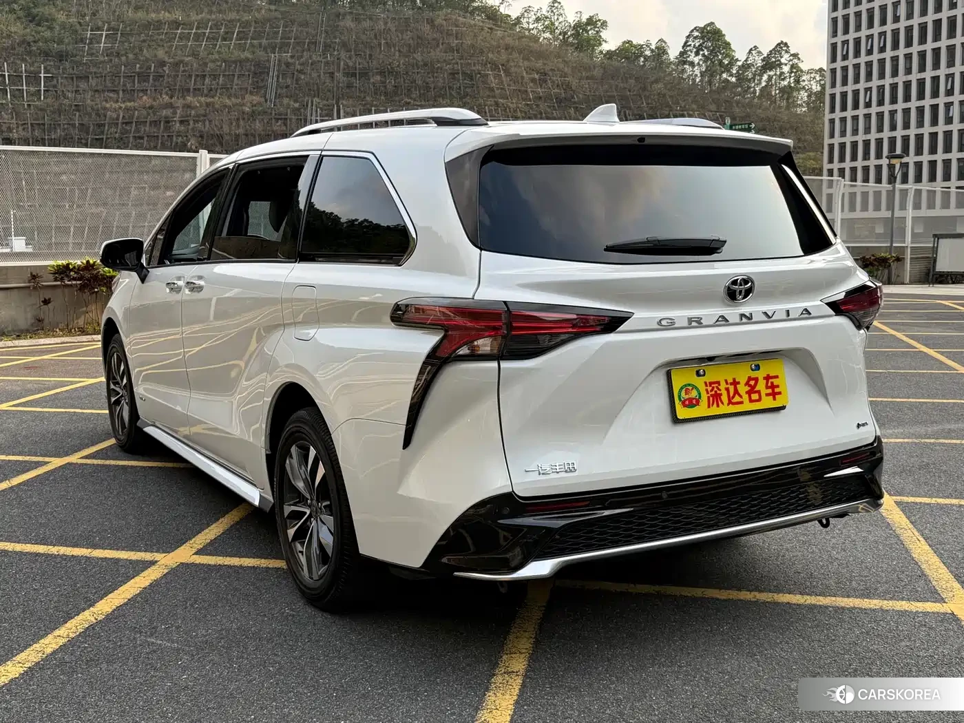 Toyota Grevia id 4512945 из Китая 17