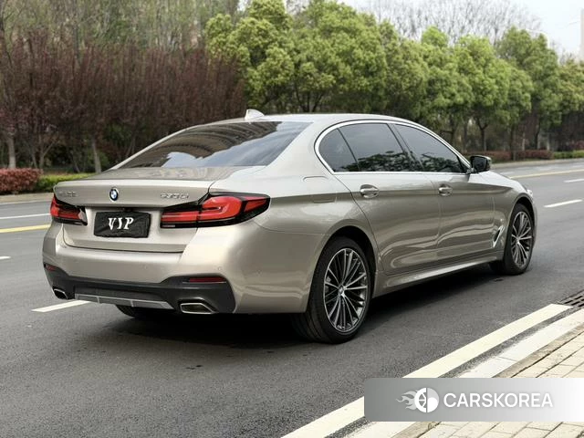 BMW 5 series 2021 Серебристо-серый из Китая, фото 4