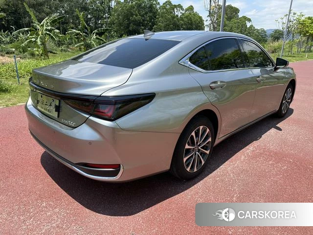 Lexus ES id 4301839 из Китая 7