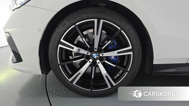 BMW 5 Series (G60) id 4783408 из Кореи 33
