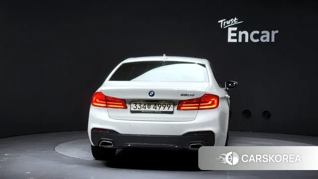 BMW 5 Series (G30) id 3324472 из Кореи 14