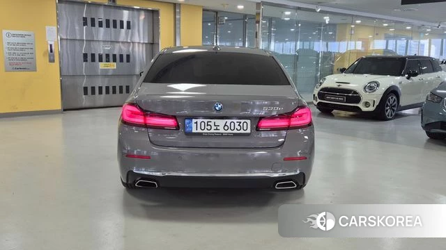 BMW 5 Series (G30) id 4546823 из Кореи 14