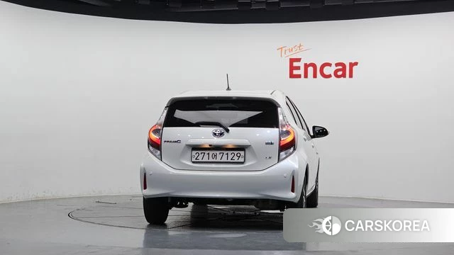 Toyota Prius C id 4712876 из Кореи 24