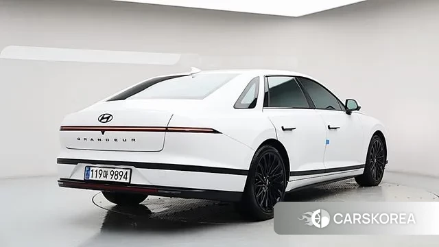 Hyundai Grandeur (GN7) id 3507783 из Кореи 14